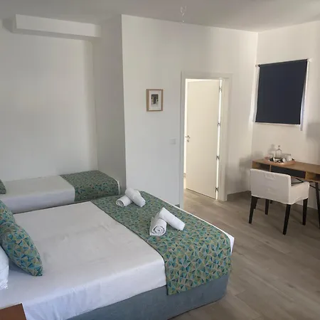 O Tourinho בית הארחה